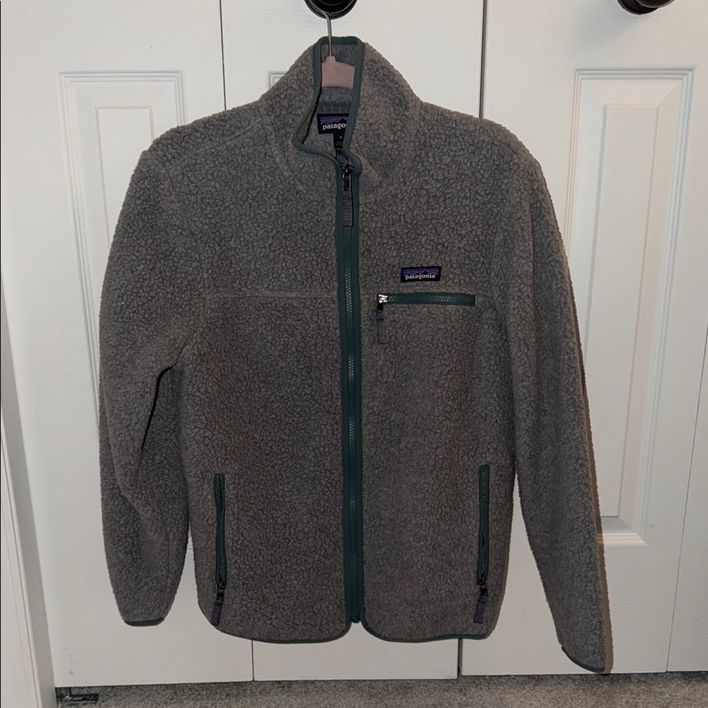 Patagonia Gray Fleece Jacket with Zip Pockets (OPEN TO OFFERS)